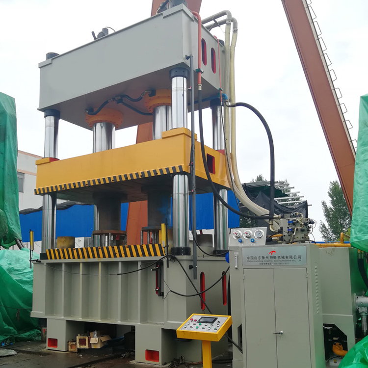 smc熱（rè）壓成型液壓機實機拍攝